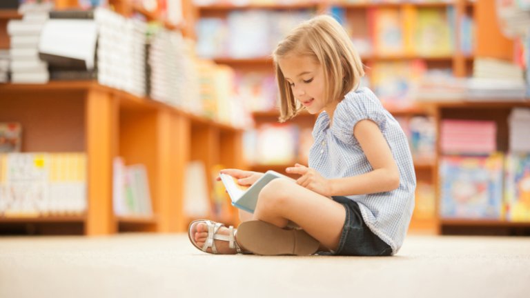 дете, чете, книга