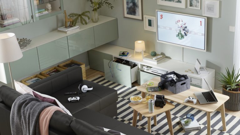 Не искаме да подсказваме, но забележете, че не можете да сложите филмите по-долу в една категория