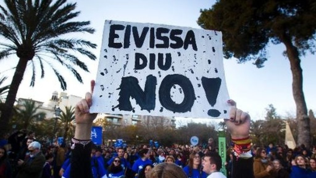 Ibiza-ses-plages-ses-stars-et-peut-etre-un-jour-son-petrole_article_main
