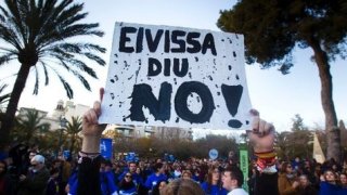 Ibiza-ses-plages-ses-stars-et-peut-etre-un-jour-son-petrole_article_main