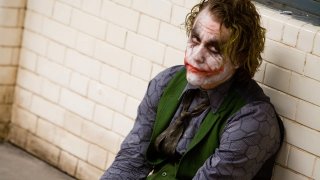 На първата годишнина от смъртта му, Хийт Леджър е номиниран за Оскар за най-добра поддържаща мъжка роля. Единственият друг актьор, който е получавал Оскар посмъртно, е Питър Финч, който печели статуетката за най-добра мъжка роля за участието си във филма "Network" през 1977г. Хийт Леджър е и първият и единствен актьор, който печели Оскар за влизането в роля на герой от комиксов филм.