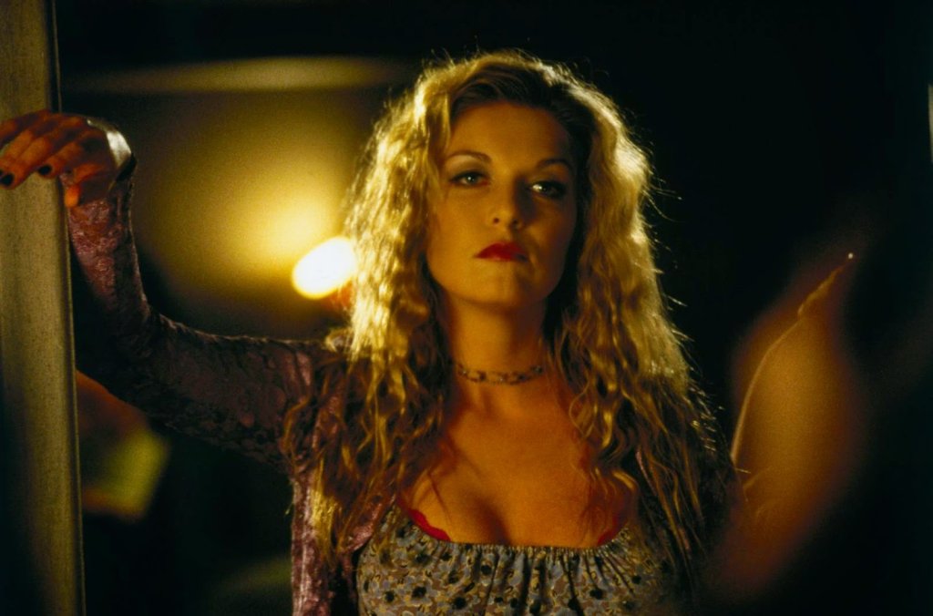 Шерил Лий в ролята на Катрина във филма Вампири (1998)