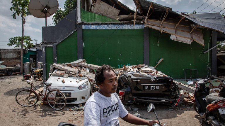 Над 430 вече са жертвите от земетресението в Индонезия