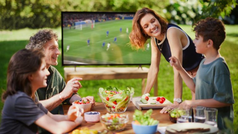 Футболът обожава свежите плодове и зеленчуци - как вкусно да проследите предстоящите полуфинали на Европейското?