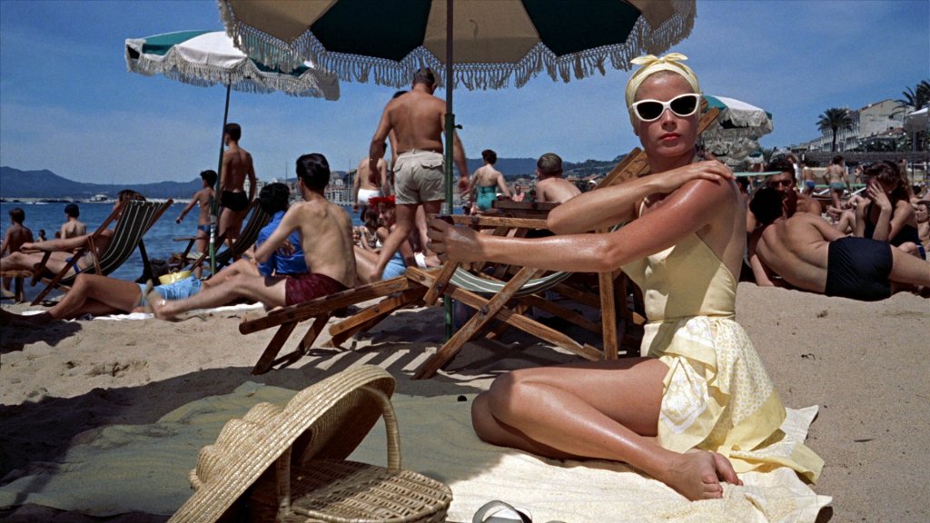to-catch-a-thief-beach-wear-bette
