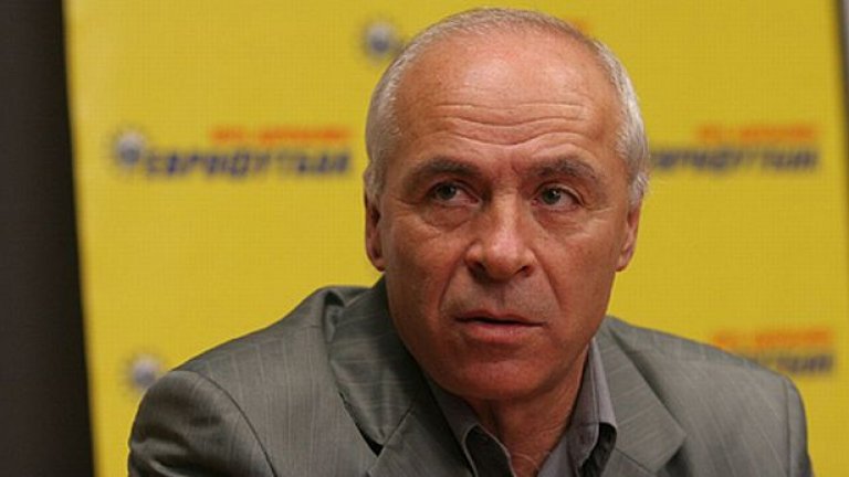 Опитният специалист вече е водил Академик веднъж
