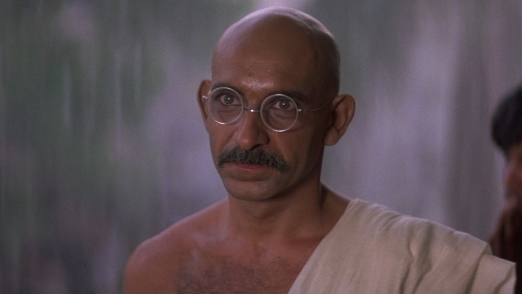 \"Ганди\" (Gandhi 1982)  
Филмът на Ричард Атънбъро е не само добър биографичен филм, но и едно от най-добрите заглавия на миналия век. В състава на актьорите влизат Кандис Берген, Мартин Шийн, сър Джон Гилгуд и разбира се, Бен Кингсли в ролята на ин