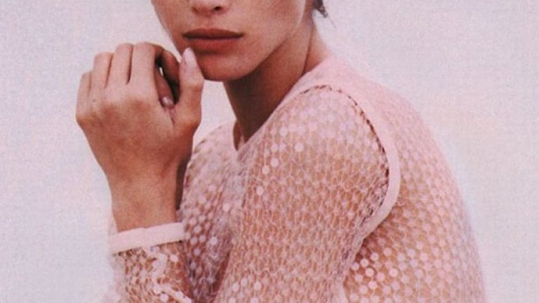 Кристи Търлингтън

Красивата брюнетка за първи път застана пред обектива като лице на парфюма "Eternity" през 1988 г.