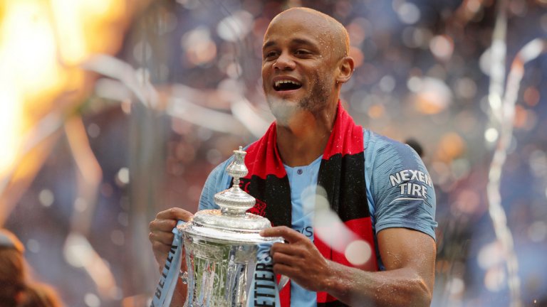 Компани призна, че е разбрал, че времето му в Сити е изтекло, когато вкара знаменития гол срещу Лестър кръг преди края на Висшата лига. "Знаех, че не мога да направя нещо по-добро от това", обясни защитникът