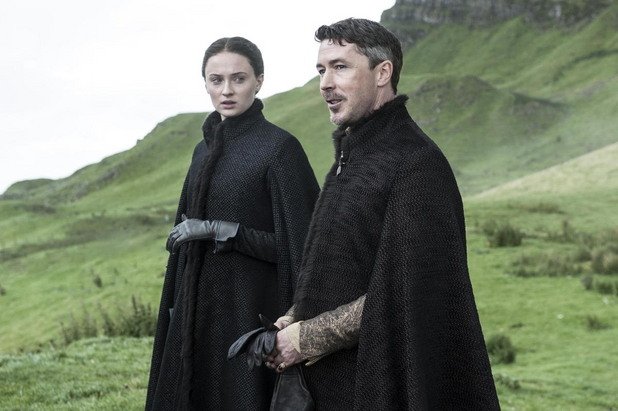 Санса Старк и Литълфингър в 5 сезон на Game of Thrones