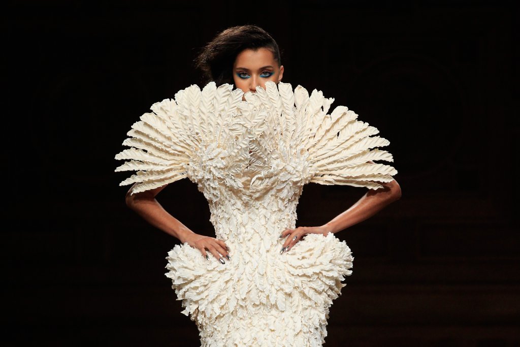 160122154934-serkan-cura-aw14-haute-couture