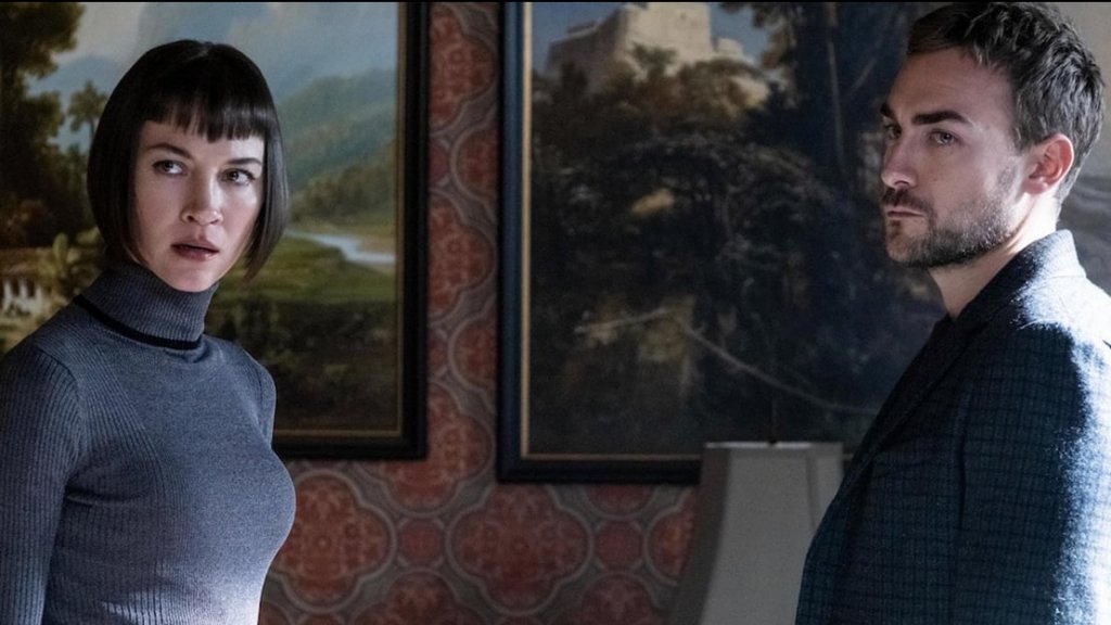 Helstorm (Hulu) - 16 октомвриМакар да не го използва като маркетингов коз, новият сериал на Hulu е част от вселената на Marvel, но не е продукт на Marvel Studios и сякаш се опитва да избяга от обичайните адаптации на комикси. Историята гледа към дисфункционално семейство с доста сериозни проблеми. Виктория Хелстром (Елизабет Марвъл) може да изглежда като немощна жена, затворена в лудница, но е освободила "невиждано зло" в нашия свят. С него очевидно ще трябва да се сблъскат децата ѝ и главни герои на сериала - Деймон и Ана Хелстром.
Сатанистките нотки се прокрадват не само в имената им, но и в техния произход, за който със сигурност ще разберем повече от 10-те епизода, когато вероятно ще ни стане и малко по-ясно къде точно в супергеройската вселена се разполага този сериал.