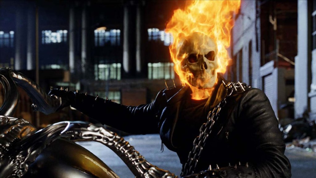 Ghost Rider 
Никълъс Кейдж също е дал своя принос за лошото супергеройско кино. За съжаление. Годините, когато Кейдж беше готин, жесток, смислен актьор, отдавна отминаха и може би първият филм за мъртвия супергерой, даде началото на тази тенденция. Ф