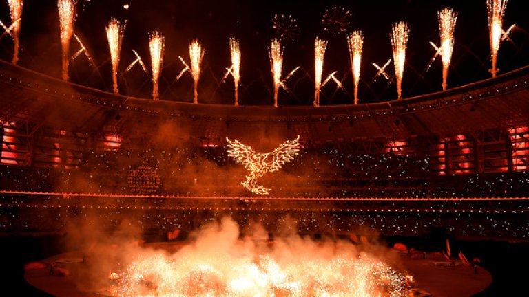 Огнената птица Симург на Огнената земя