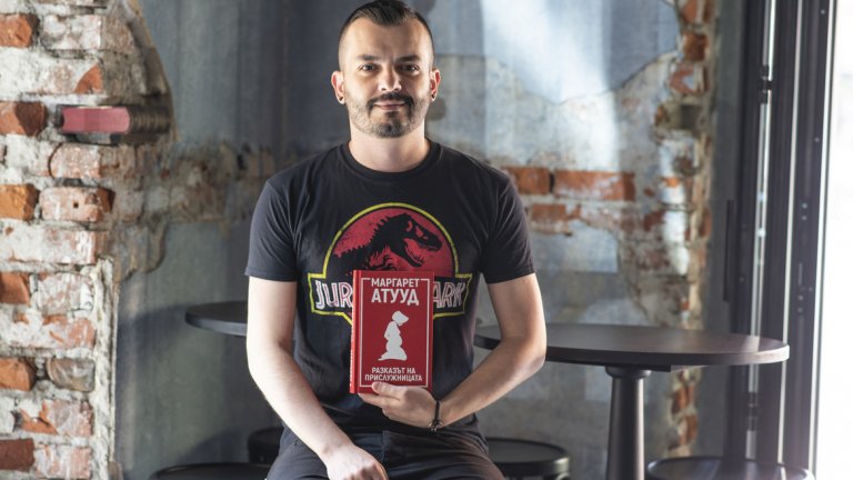 Живко Петров за пътя на корицата от художника до читателя