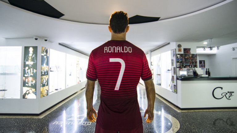 Музеят на Роналдо е твърде малък за всичките му награди