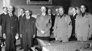 Bundesarchiv_Bild_183-R69173,_Münchener_Abkommen,_Staatschefs