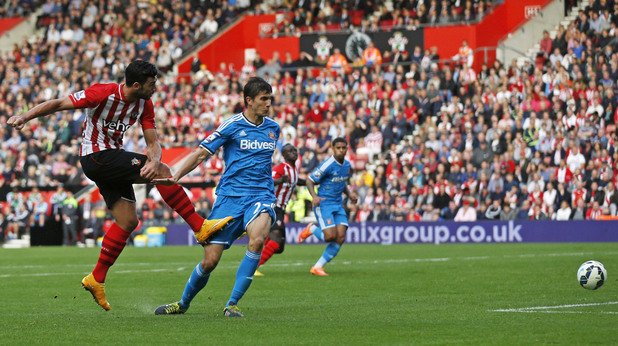 Пеле бележи втория си гол в мача, общо шести за сезона. Нападателят вече е викан и в италианския национален тим.
