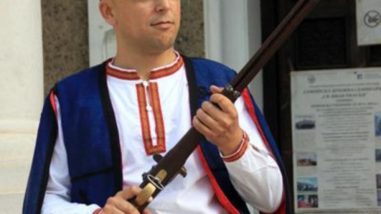 ВМРО сложи ръка на "черната кутия" за БГ гражданство