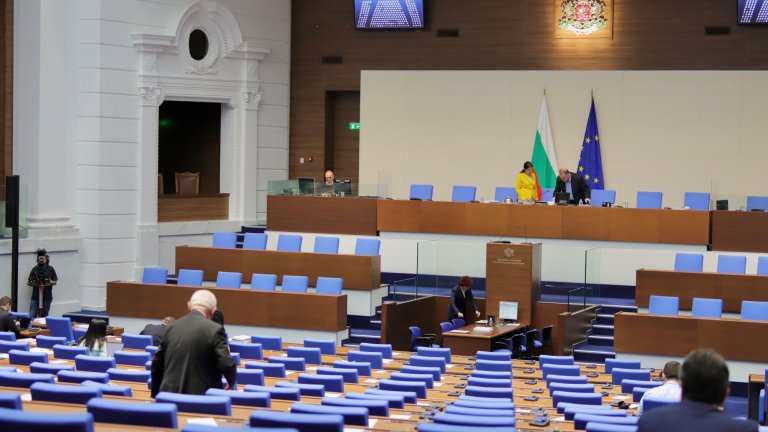 Новите депутати ще трява да изберат председател на НС