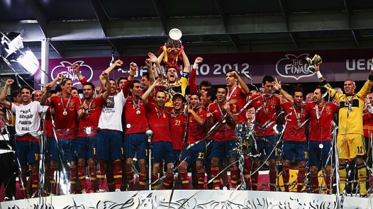 Испания стана първият отбор, печелил три големи първенства поред