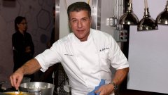 Майкъл Киарело води разнообразни кулинарни предавания, посветени както на храната, така и на виното
