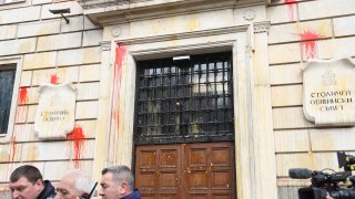 41 общински съветници подкрепиха решението, докато 13 гласуваха "против"