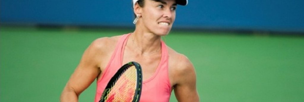 Мартина Хингис
Мартина на два пъти слага край на кариерата си и два пъти се връща на корта. И в двата случая ставаше въпрос за скандали, свързани с употреба на допинг. Заради следи от кокаин в пробите й ITF я наказа за 2 години в началото на 2008.