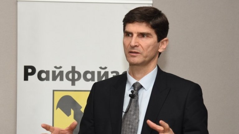 Оливър Рьогл, председател на УС на Райфайзенбанк България