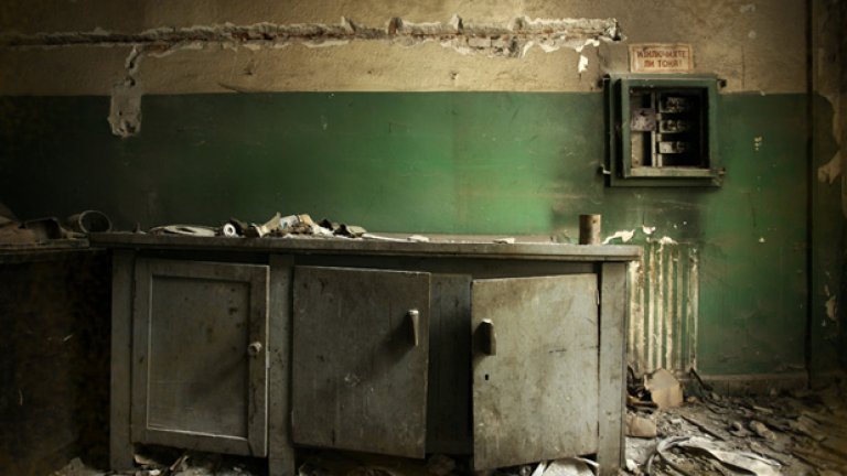 Дни след това не смеех да разгледам снимките. Можеше да са твърде обикновени.