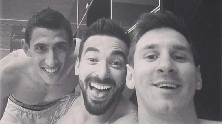 Рядко може да се види Меси усмихнат, а още по-рядко селфи със суперзвездата