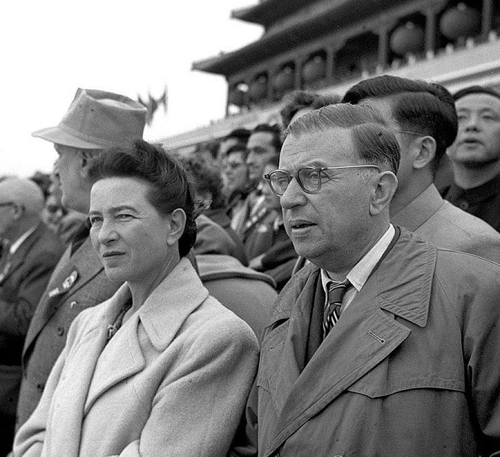 800px-Simone_de_Beauvoir_&_Jean-Paul_Sartre_in_Beijing_1955