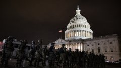 Равносметката от бунтовете във Вашингтон: 4 убити, 52 задържани, а Конгресът отново заседава