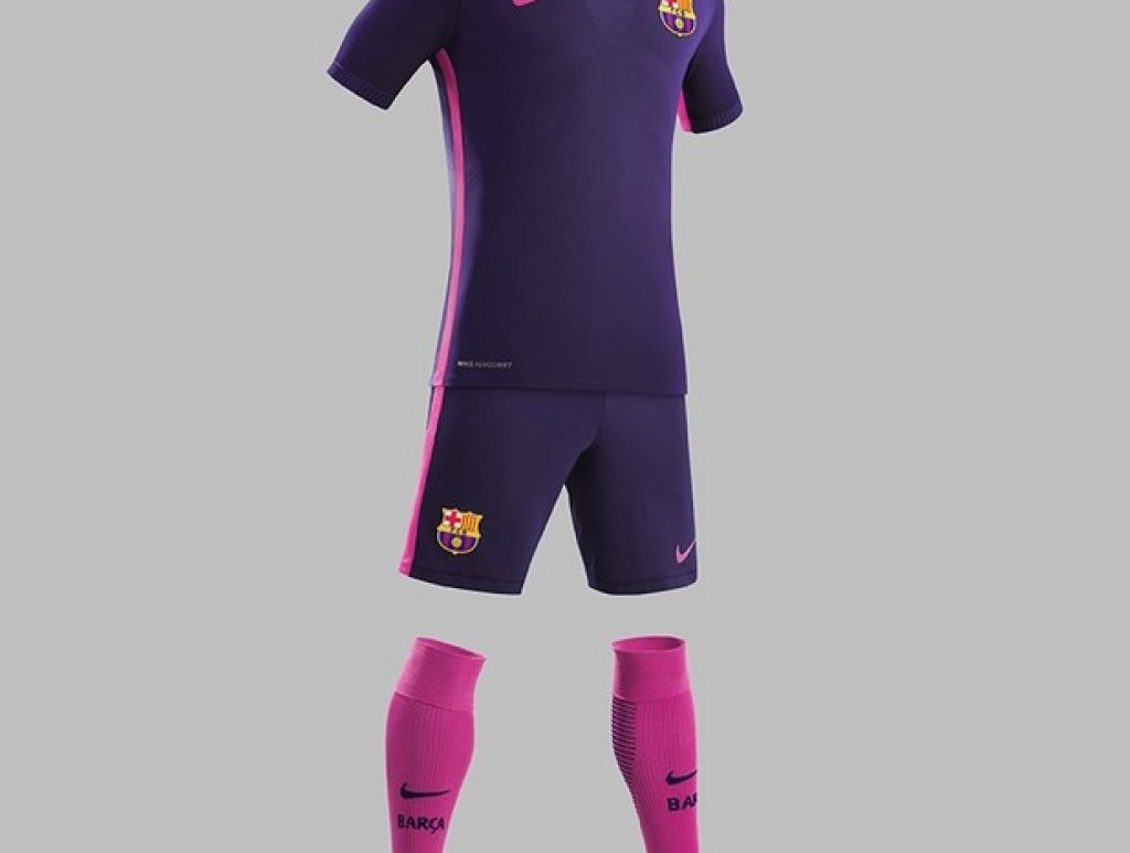 И Барса показа лилав екип