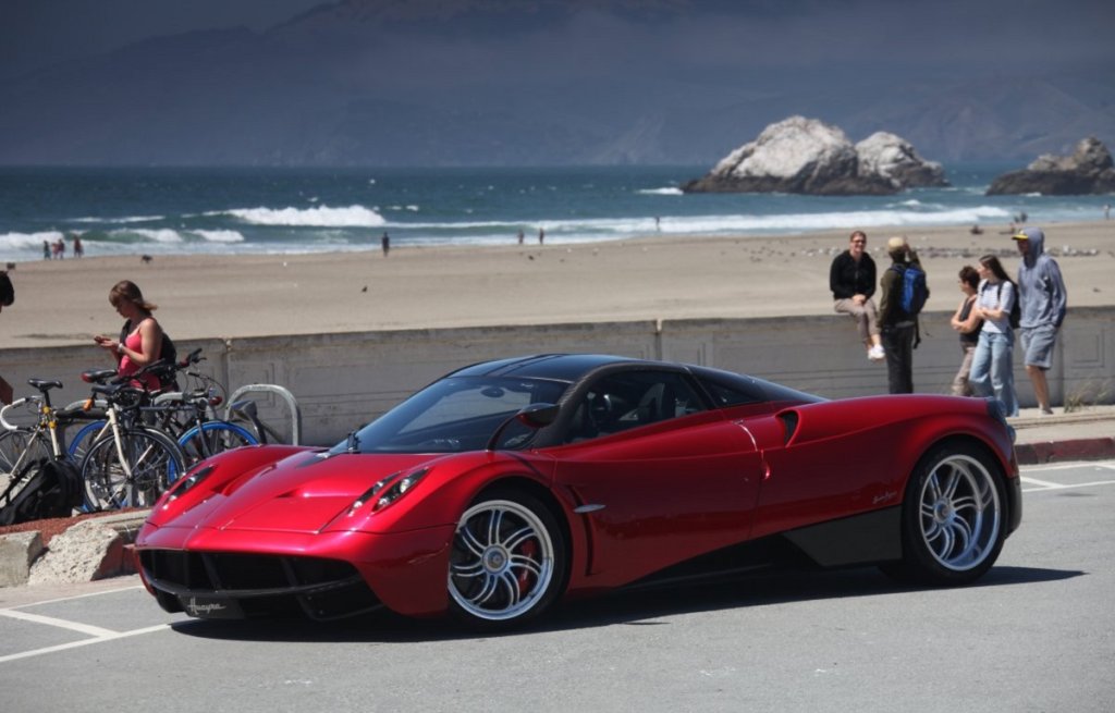 2. Pagani Huayra