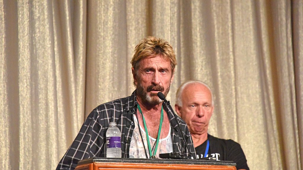 John_McAfee_Def_Con_(14902350795)