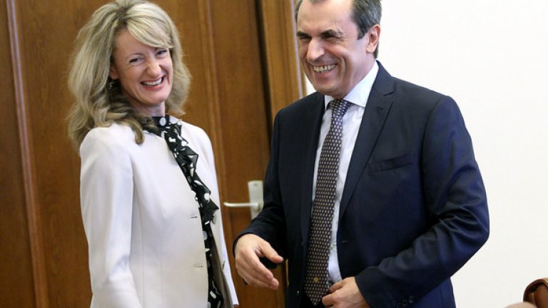 Въпреки трудностите и лошата политическа среда, Зинаида Златанова е доволно от своя престой в Министерството на правосъдието