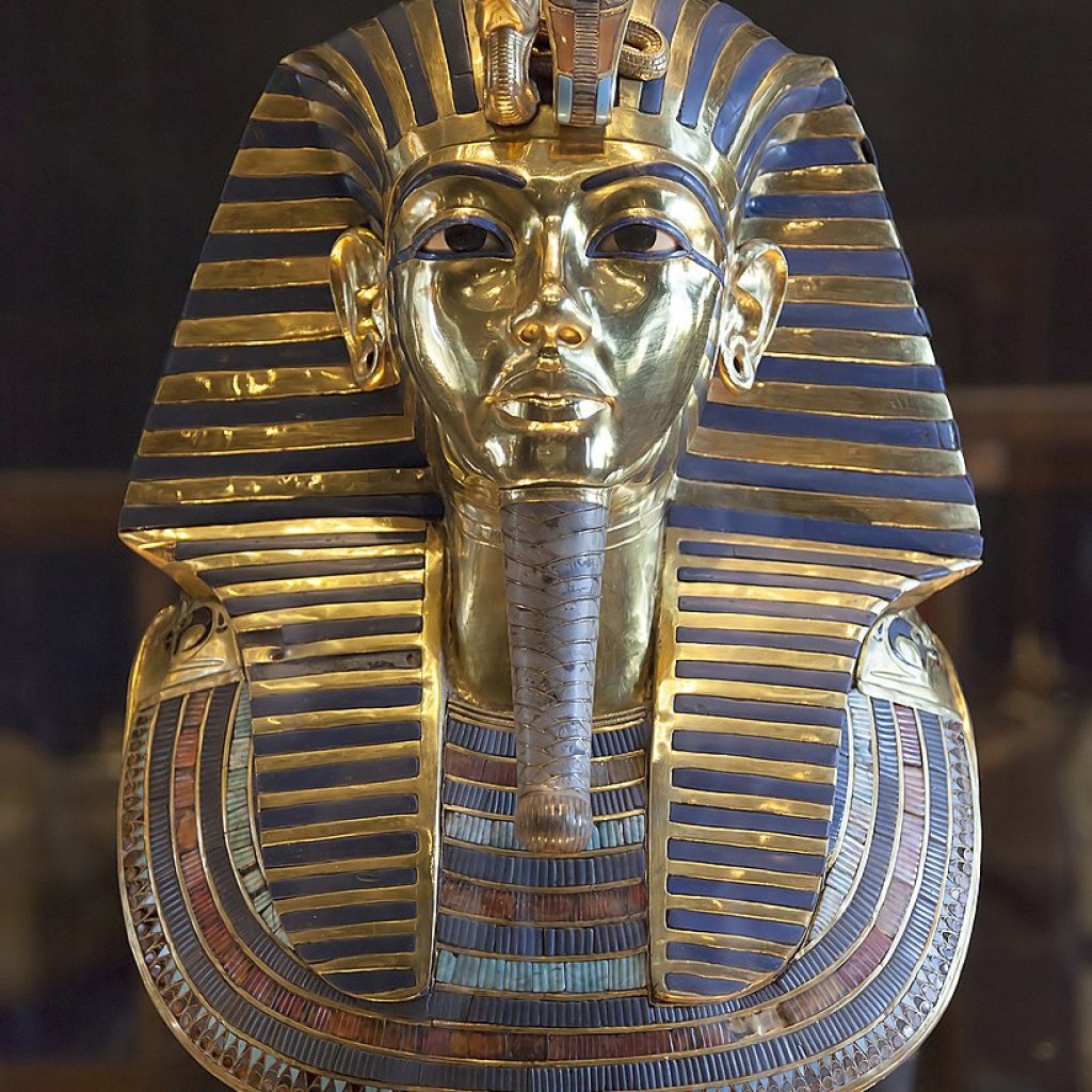 819px-CairoEgMuseumTaaMaskMostlyPhotographed