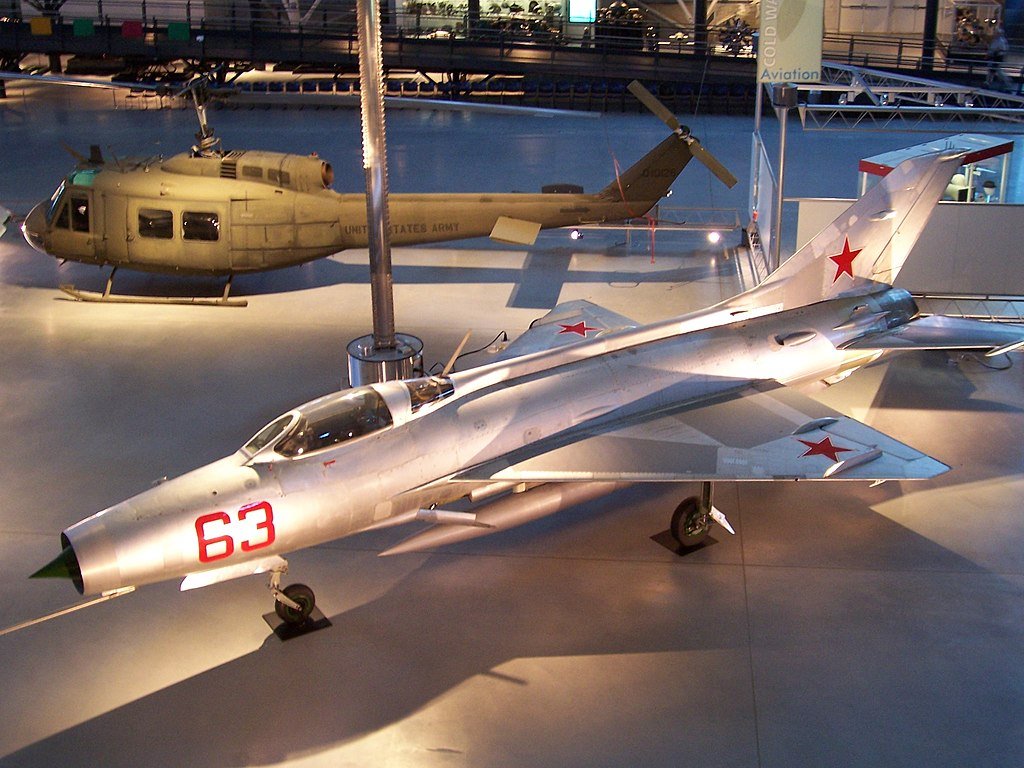 MIG-21_at_Udvar-Hazy_Center