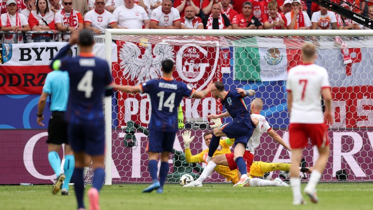 "Лалетата" повалиха Полша в здрав мач в Хамбург