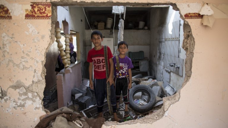 Близо 70% от убитите палестинци в Газа, в следствие на преминалата като буреносен облак война с Израел, са обикновени граждани, включително поне 501 деца