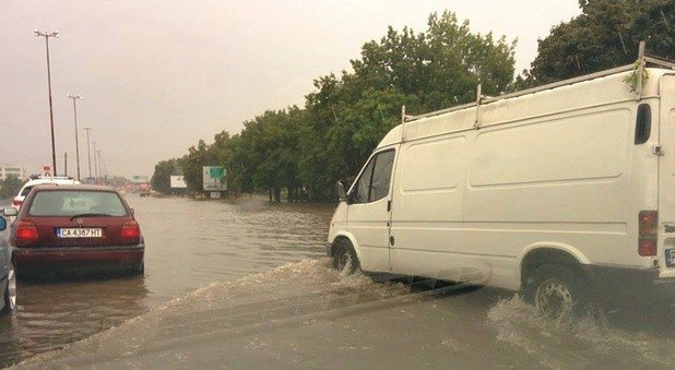 Новото "Цариградско шосе" под вода