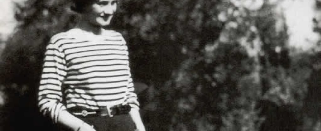 Gabrielle_Chanel_en_marinière