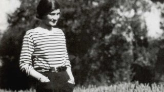 Gabrielle_Chanel_en_marinière