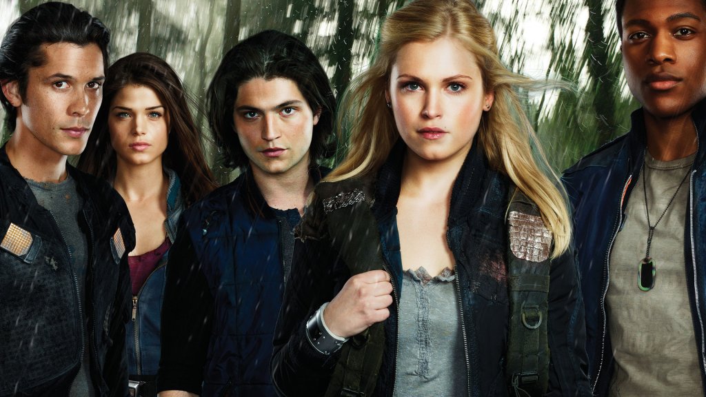The 100 прилича на GOT по това, че и той предлага на зрителите си брутална, мъчителна, ужасна смърт на любимите герои на феновете. Ако изпитвате особено влечение към чувството да ви отнемат героя, на когото симпатизирате, и то по най-гадния възможен начин