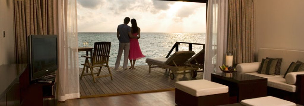 gty_luxury_hotel_room_ss_thg_130401_wmain