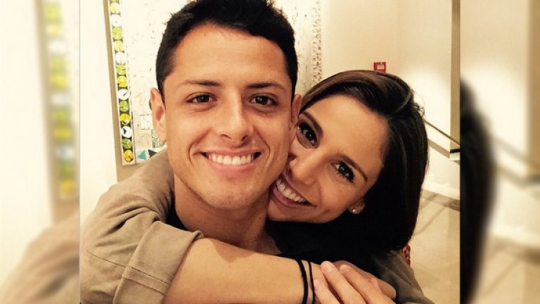 Приятелката му Лучия Виайон също го последва