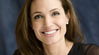 Angelina_Jolie_0224_1600X1200_Wallpaper65