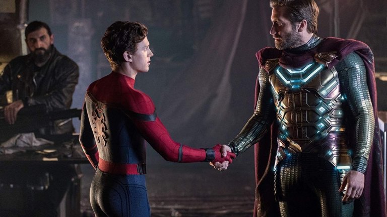 Spider-Man: Far from Home
Премиера на: 4 юли
Още един почти сигурен отличник. Подобно на Toy Story 4, очакванията са Spider-Man: Far From Home да направи над 150 милиона само за първия си уикенд на екран. Причината? Това е първият филм на Marvel след зрелищния разбивач на рекорди Avengers: Endgame и втори от новата поредица Spider-Man филми, които Sony и Marvel правят заедно.
Питър Паркър иска малко да си почине от ролята на Спайдър-мен след всичко преживяно около сблъсъка с Танос. Така се озовава на ученическа ваканция в Европа, но не след дълго неприятностите се появяват под формата на гигантските Елементали. Питър обаче открива неочаквани съюзници - бившият директор на Щ.И.Т. Ник Фюри и изненадващият герой Мистерио (Джейк Джиленхол). И докато на екрана се вихрят супергеройски битки, в касите почти сигурно ще валят пари.