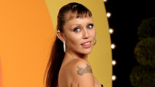 Майли Сайръс говори открито за майчинството